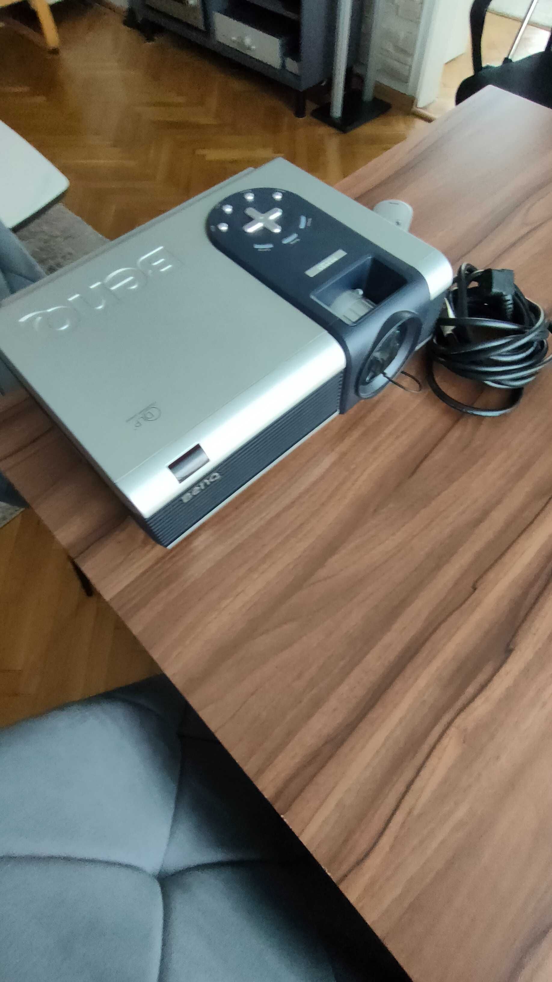 Проектор Benq PB8250 намалена цена