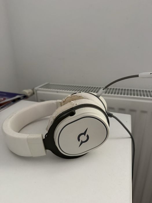 Casti aqirys cu microfon