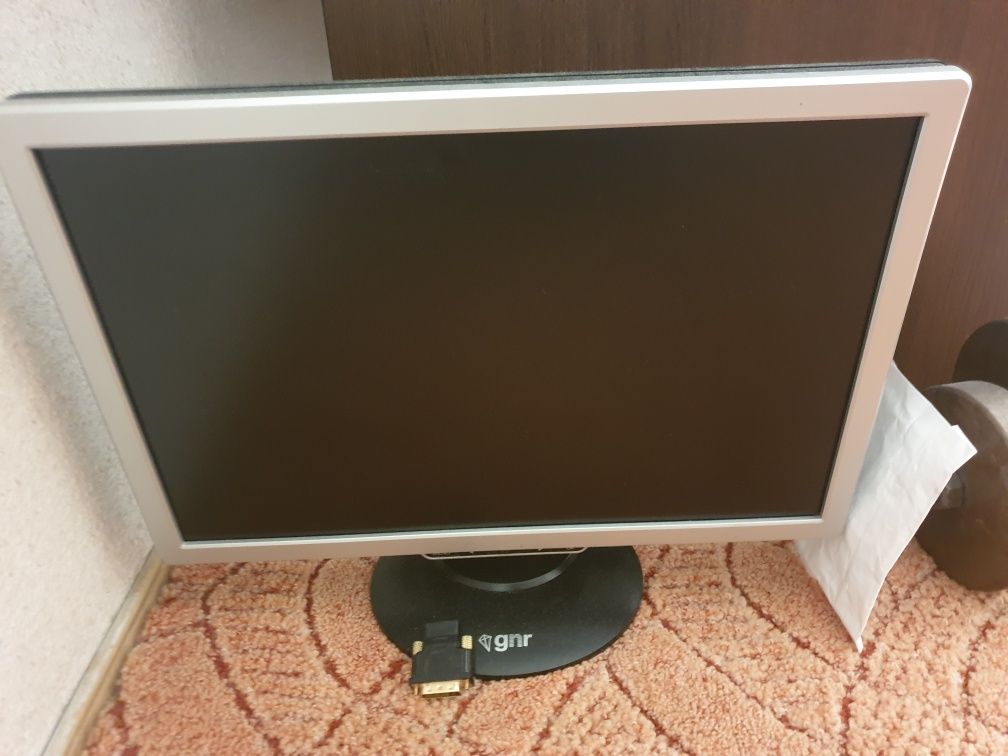 Monitor GNR ts902w