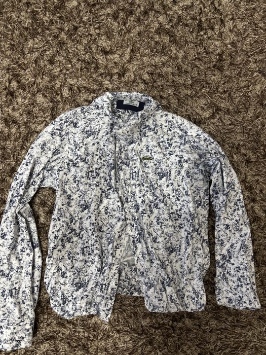Риза Lacoste нова
