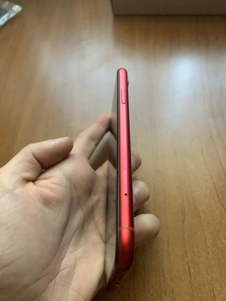 Apple iPhone XR Red 64GB - Baterie 98%