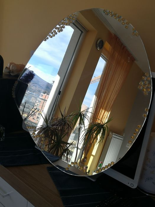 Огледало нестандартна форма