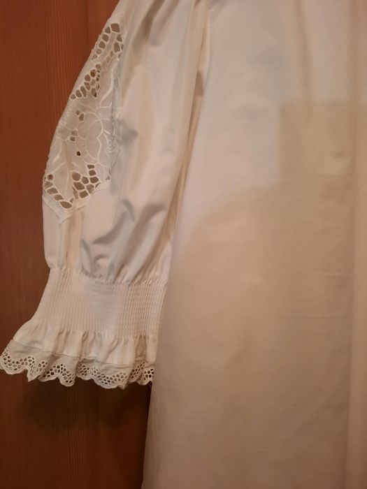 Minunata bluza tiroleza cu broderie mărimea 48-50