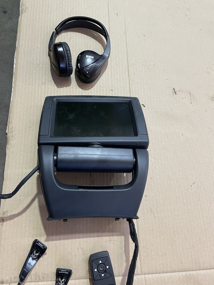 Монитор/ слушалки БМВ Х5/ Х6, Е70 (monitor bmw e70)