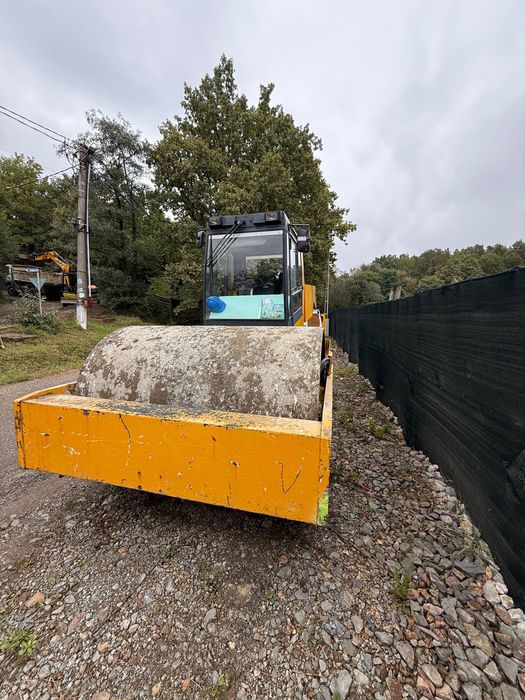 Vând Cilindru compactor Bomag 19 T
