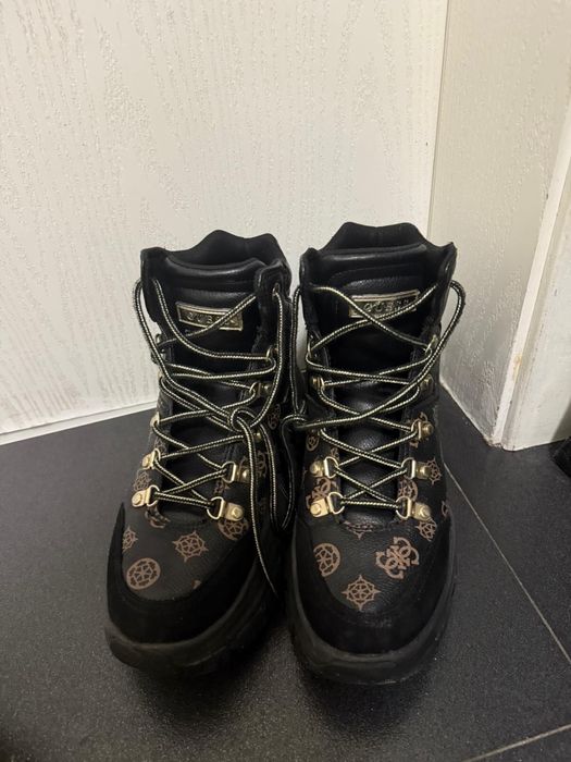 Дамски боти на guess