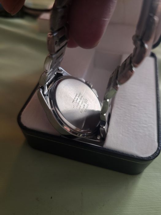 Casio чисто нов часовник