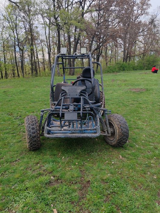 Vând buggy de 150, preț negociabil