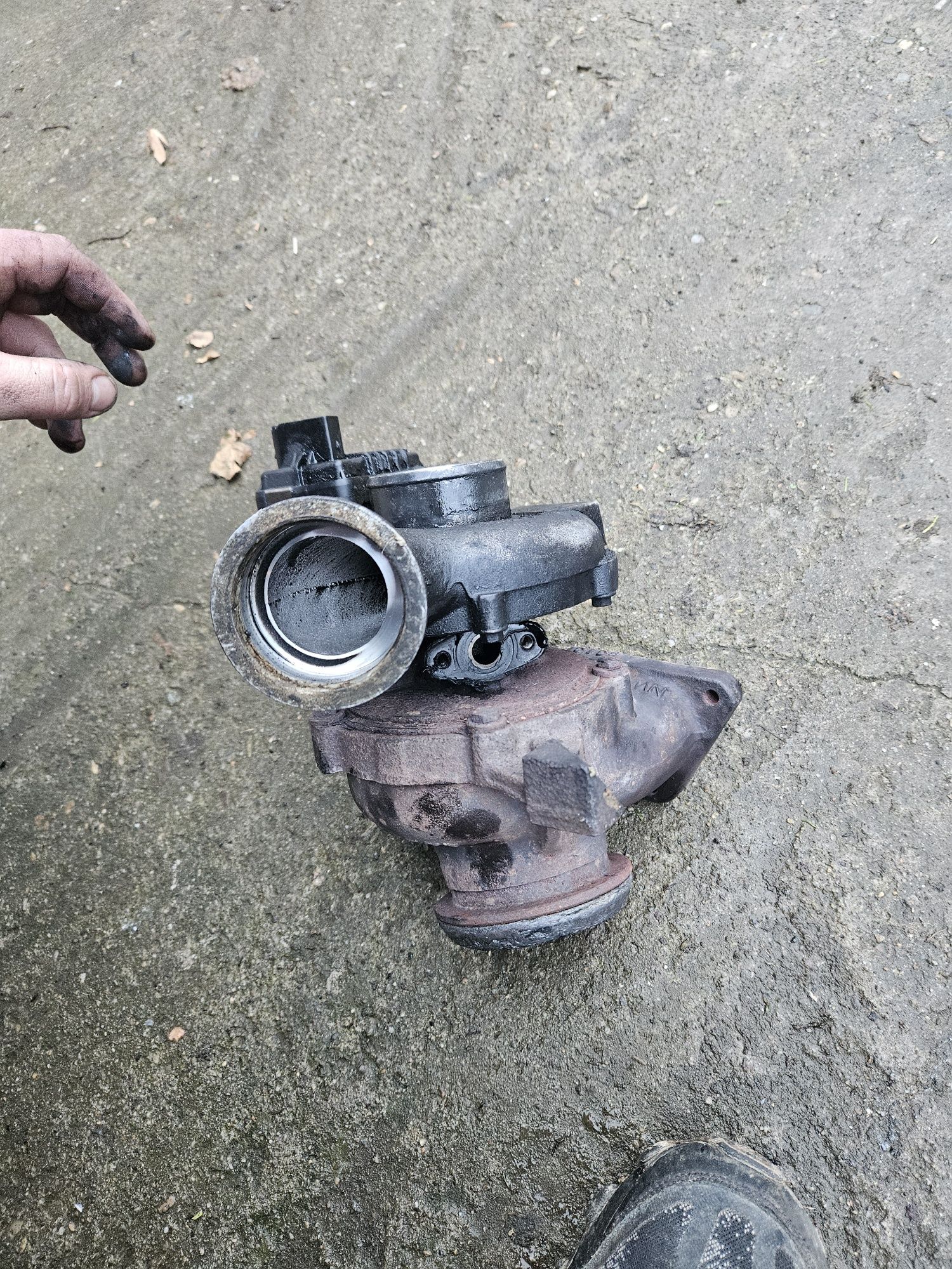 Vând turbo  Mercedes Sprinter/Vito euro 4 de 2.2 cu actuator