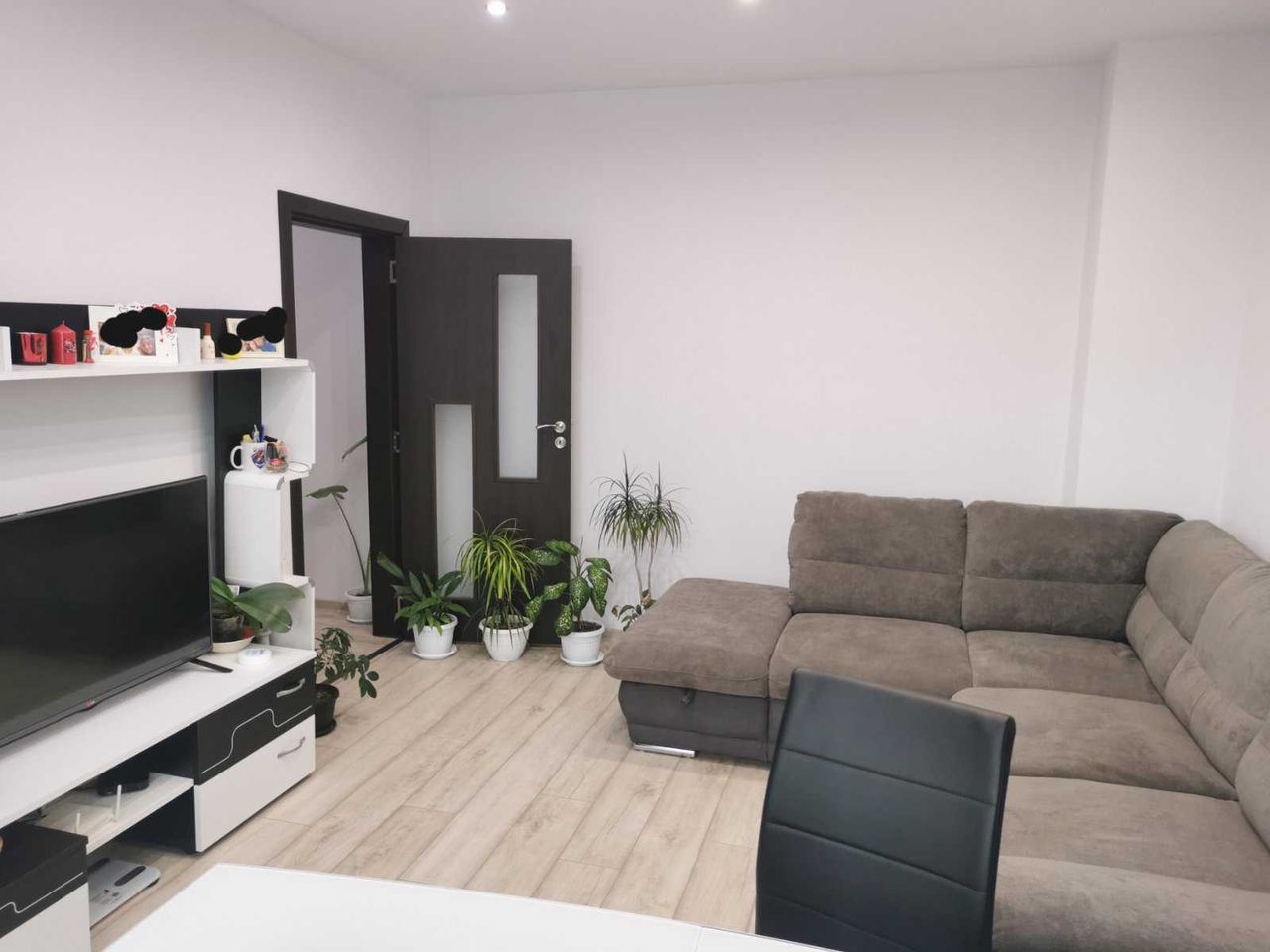 Продава се Тристаен апартамент в Варна, Младост 1 - 74 кв.м за 2095 €/кв.м - Снимка #3