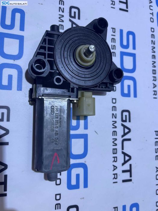 Motoras Geam Macara Electrica Usa Portiera Dreapta Spate Mercedes Clasa C Class W203 2001 - 2007 Cod A2038203042 0130822007