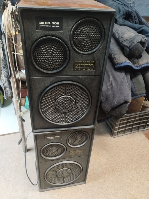 Продам колонки смотри фото