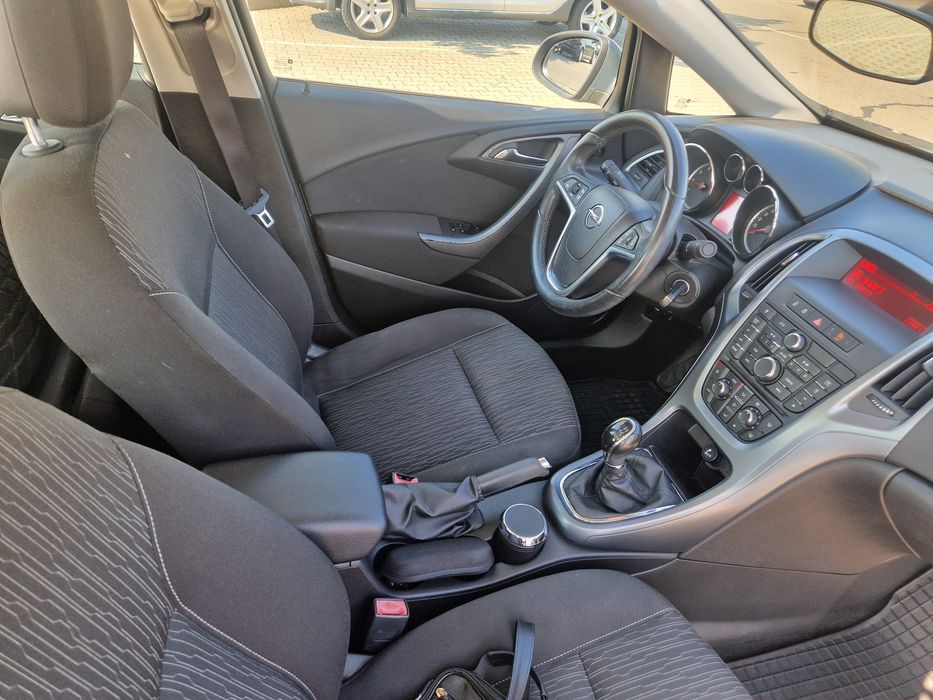 Vând Opel Astra Sedan
