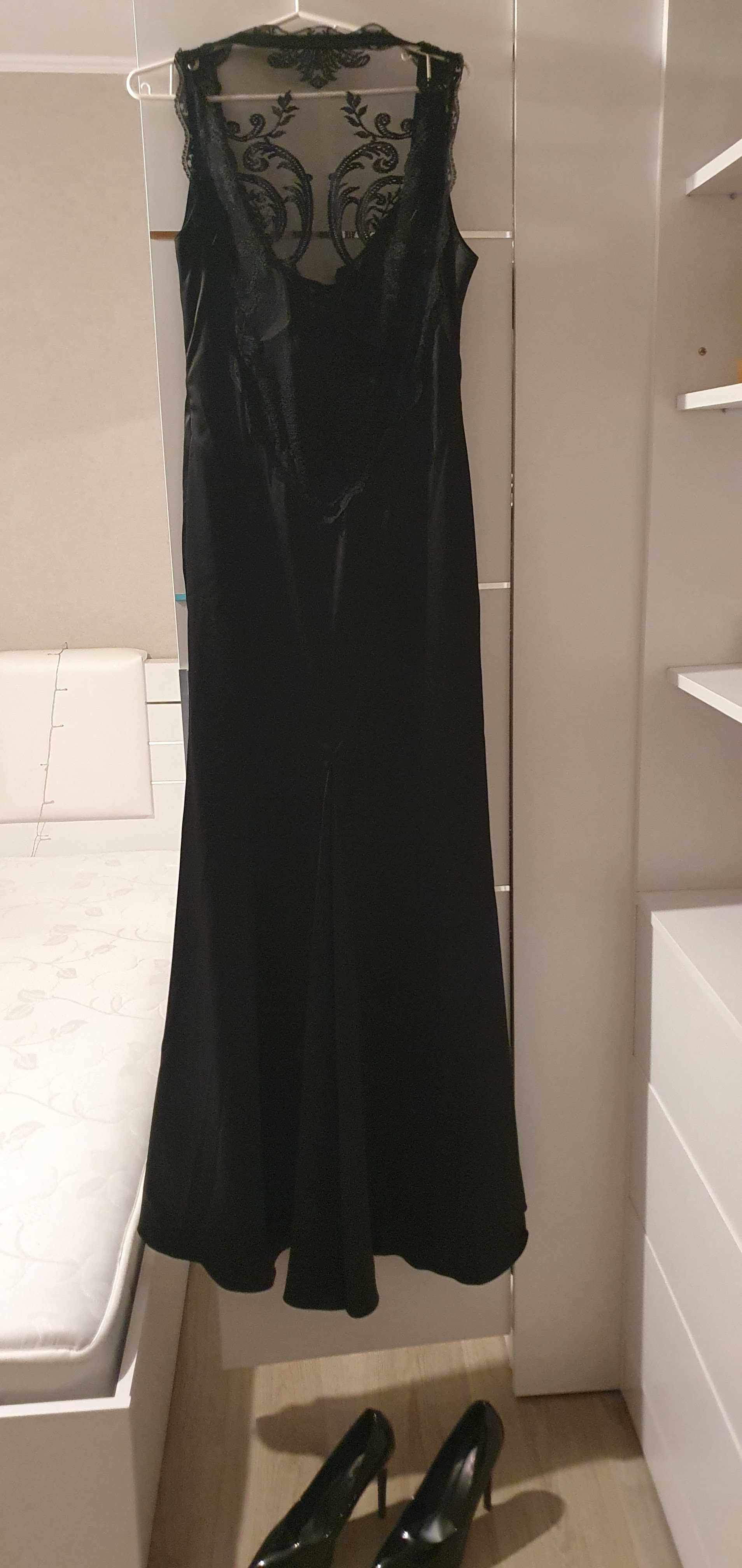 Черна бална сатенена рокля