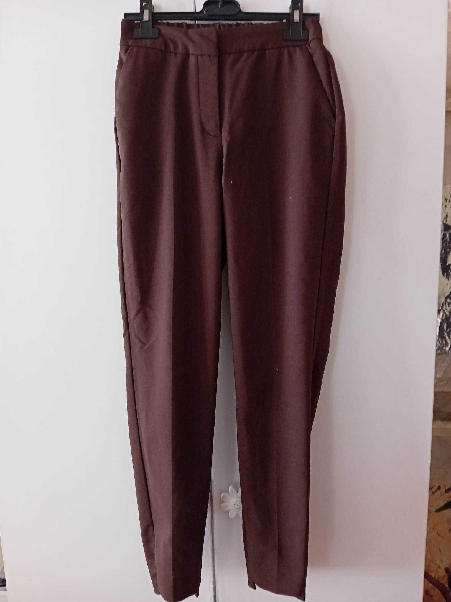 Три панталона- светлокафяв, бордо и дънки