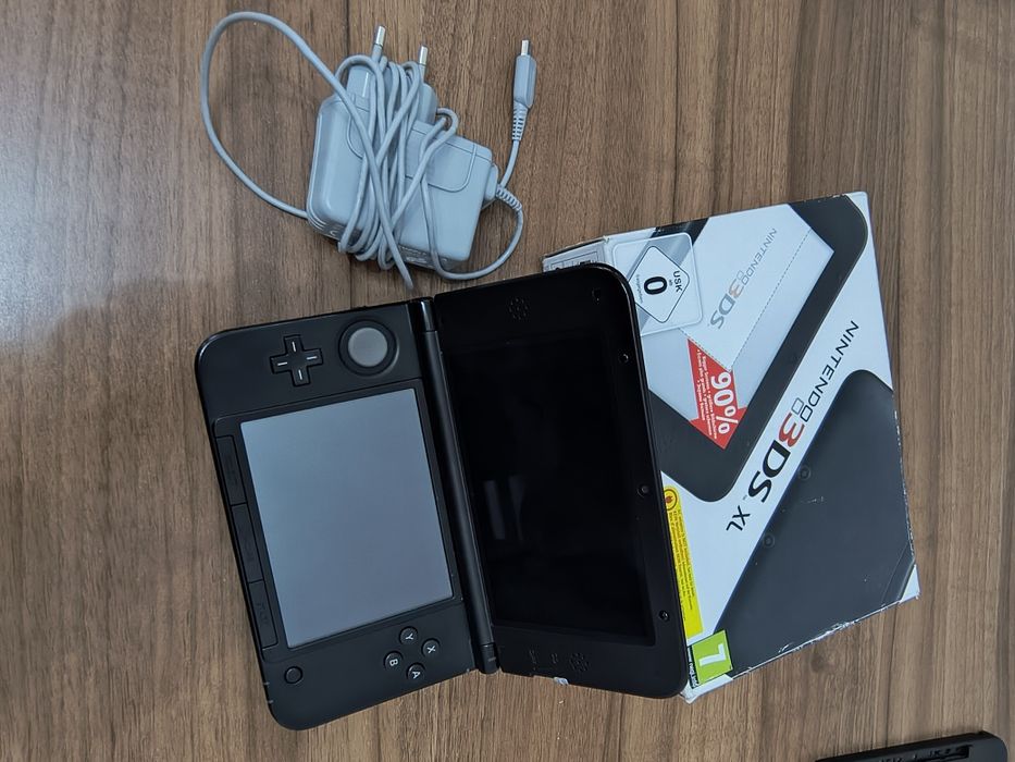 Nintendo 3DS XL, modat, alimentator original, cutie, card 64gb