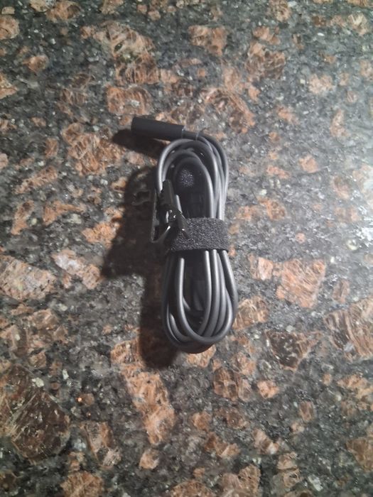 Lavaliera cu fir pentru telefon+o pereche de casti cu fir