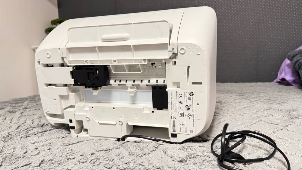 Vând imprimantă HP DeskJet 2720e