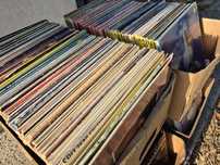 -Vând Lot Discuri Vinil 100LP,muzica Clasică mixta 

- Clasică 

- In