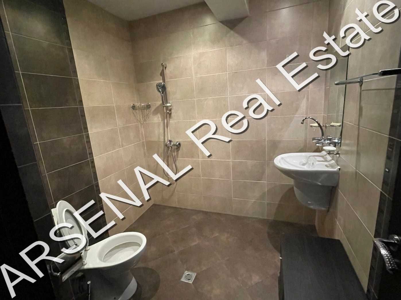 Тристаен апартамент за продажба, Гърдова глава