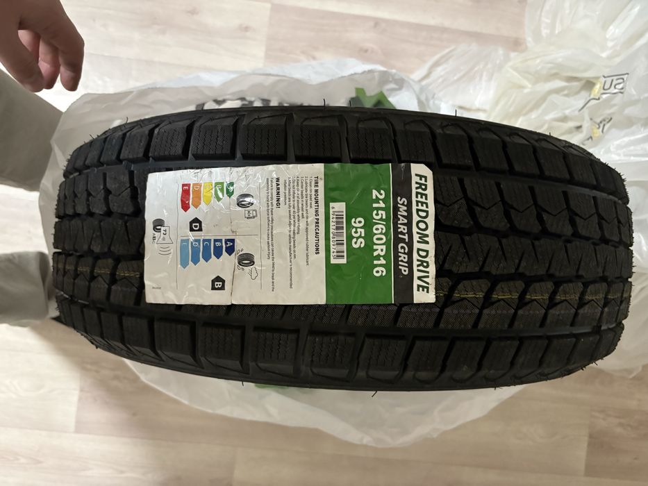 Шины 215/60/16 комплект