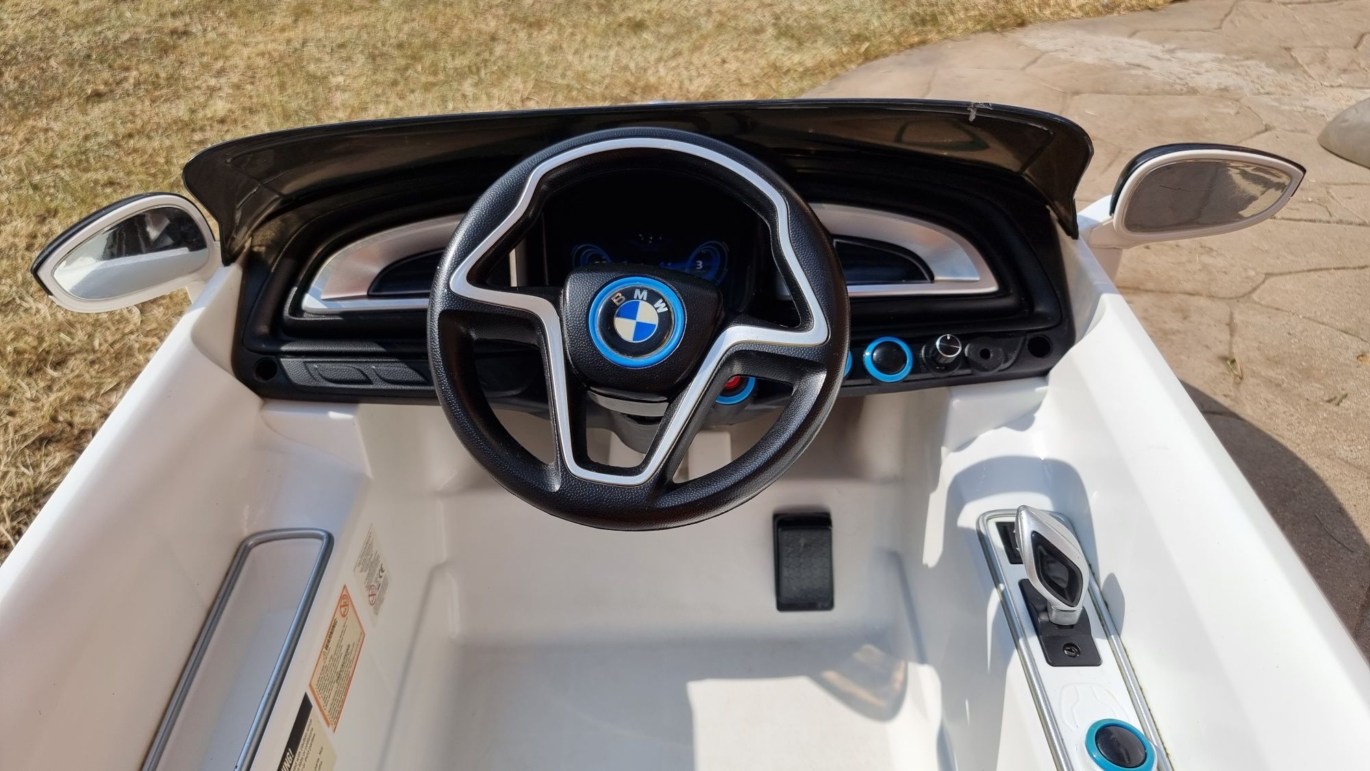 Masina electrica pentru copii BMW i8.