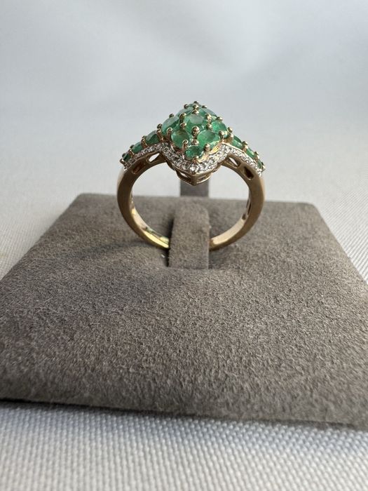 Inel din aur, smaralde si cubic zirconia