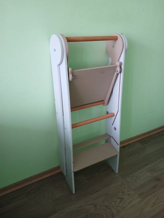Сгъваема помощна кула Монтесори