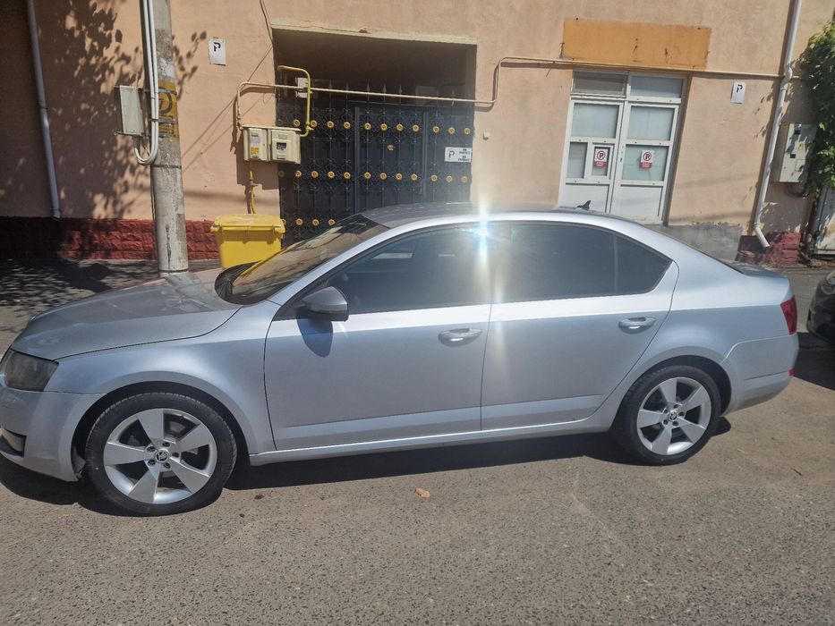 Vând Skoda Octavia