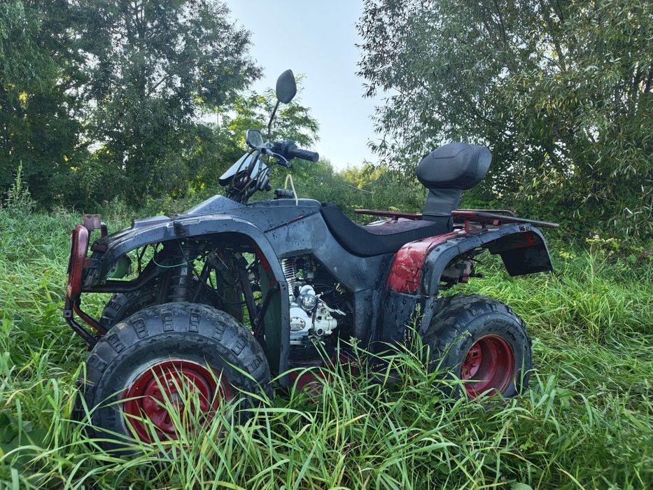 De vânzare.    Atv loncin 250