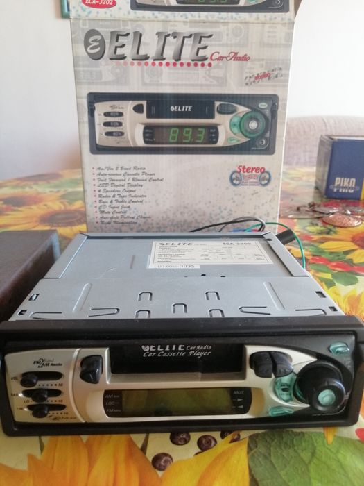 Продавам радиокасетофон Elite