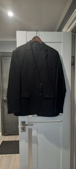 Продам костюмы мужские