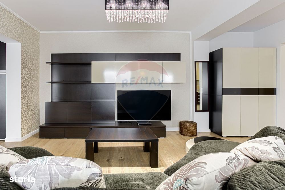 Apartament 3 camere + loc de parcare zona Subcetate