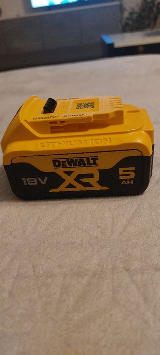 Acumulator Dewalt
