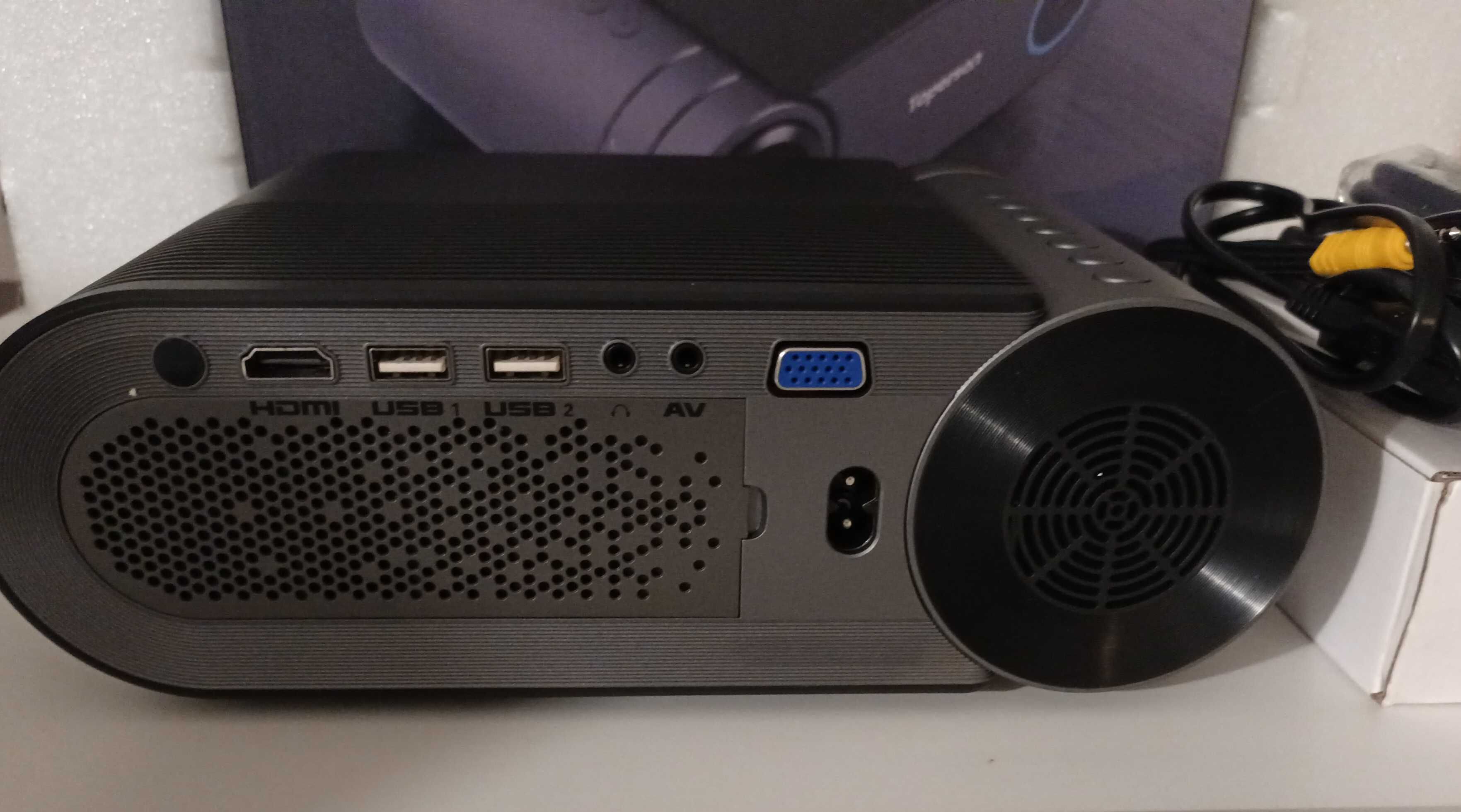 Видео проектор Toperson HD Dolby WiFi Bluetooth 8000 лумена,1080P
