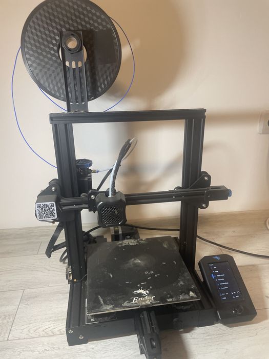 Imprimanda 3D Ender 3 V2 cu ecran si role de filament