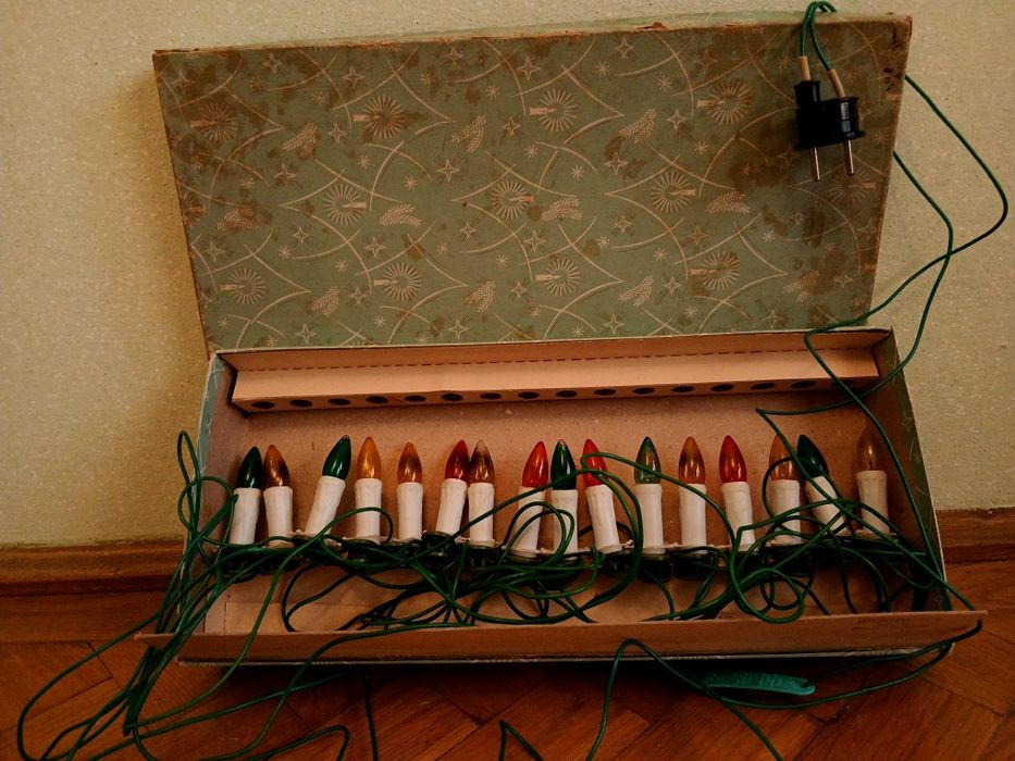 Instalatie vintage pom Craciun cu 16 lumanari, perfect functionala