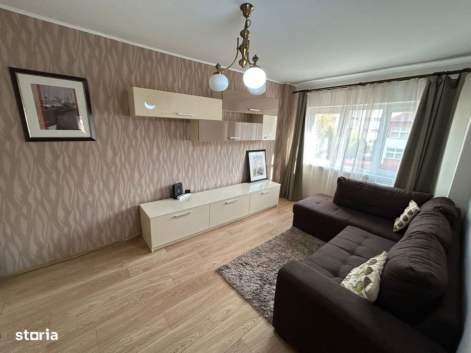 Apartament 3 camere de inchiriat, etaj 2, zona Cetate