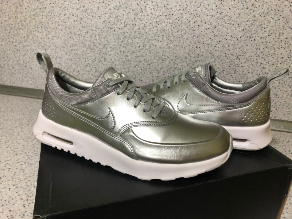 ОРИГИНАЛНИ *** Nike Air Max Thea Pure Platinum / Metallic Silver