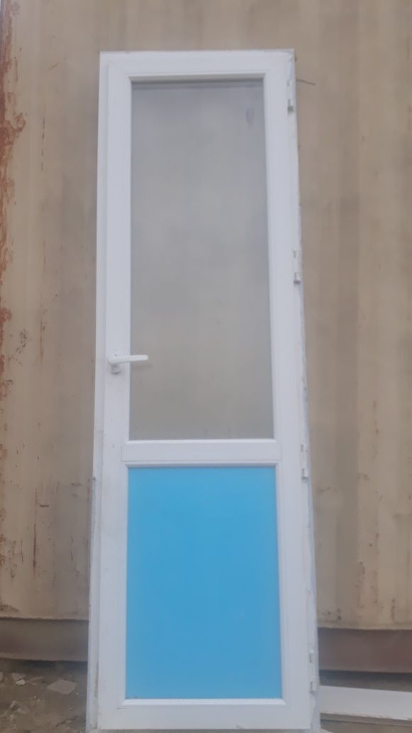 Пластиковый окна и дверь