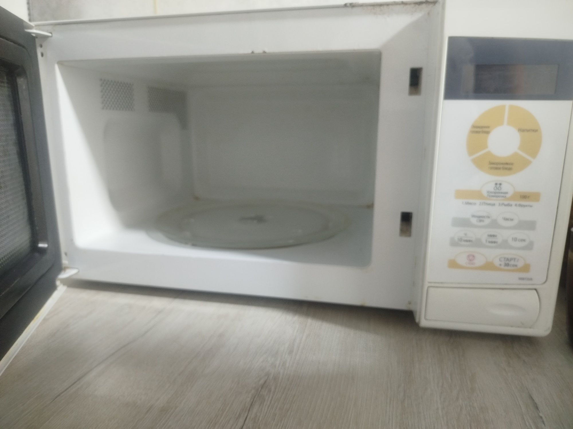 Продается своя микроволновка Самсунг