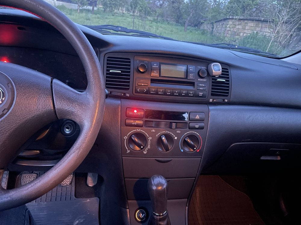 Toyota Corolla 1.6 VVT.i бензин