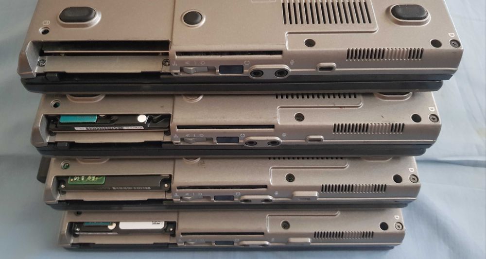 Lot de 4 laptopuri DELL D620 nefunctionale (sau cu defecte)
