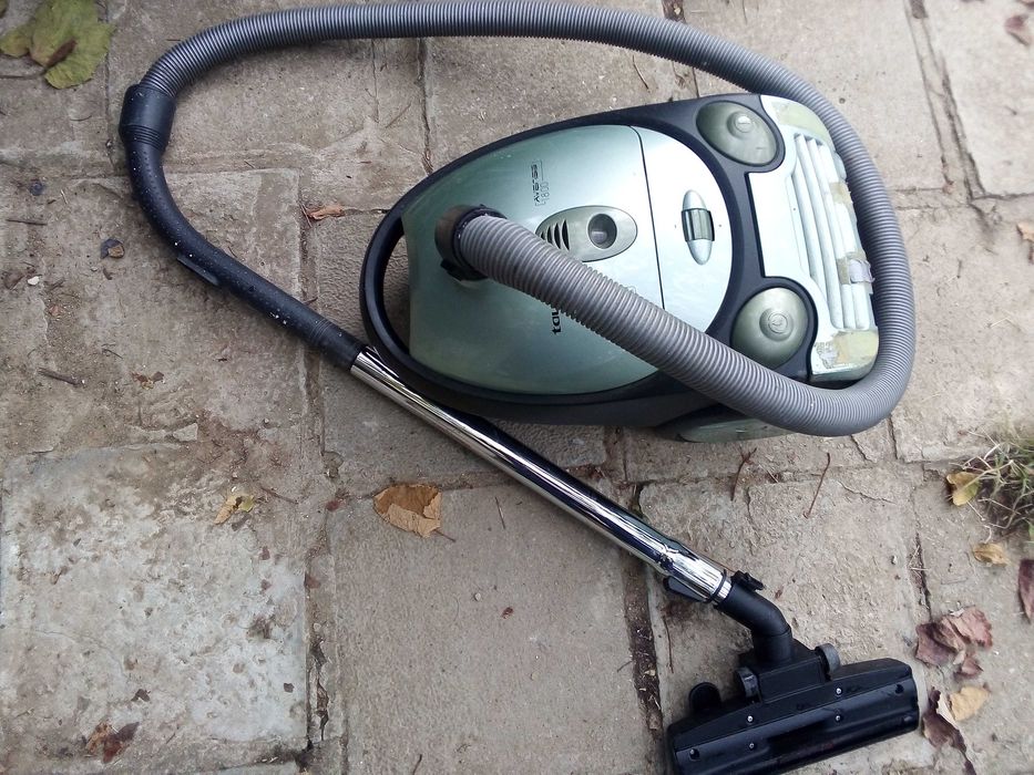 Прахосмукачка TAURUS Avensis 1800W