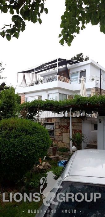 Къща в Варна-м-т Акчелар площ 1484 цена 350000