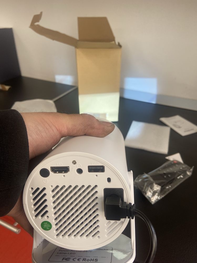 Videoproiector led android wi fi