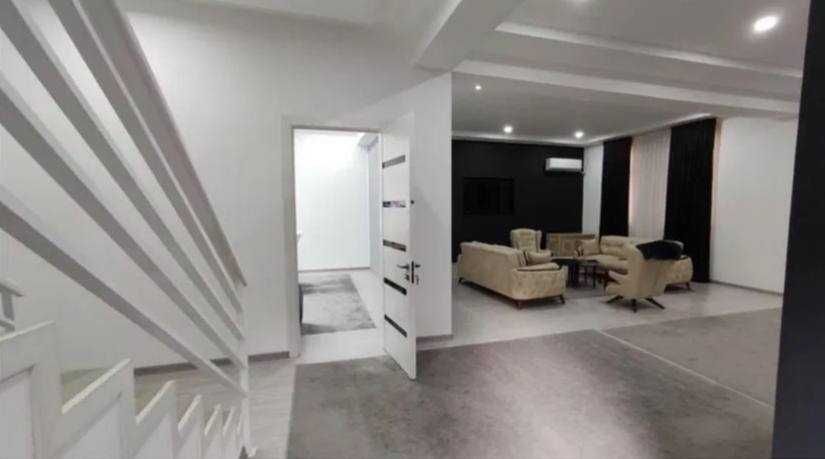 ул.Нукус (Катта Мирабад) | Айбек 11-комнат 9-соток 620 м2 [ДМ-005]