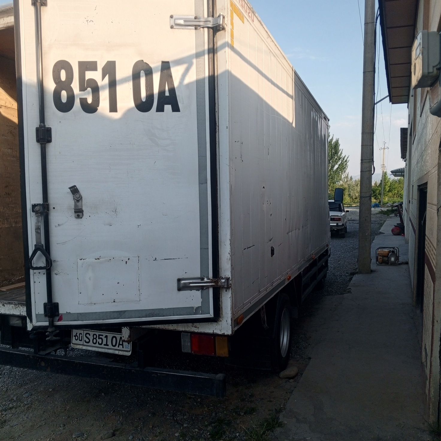 Исузи заводской кузов  сотилади