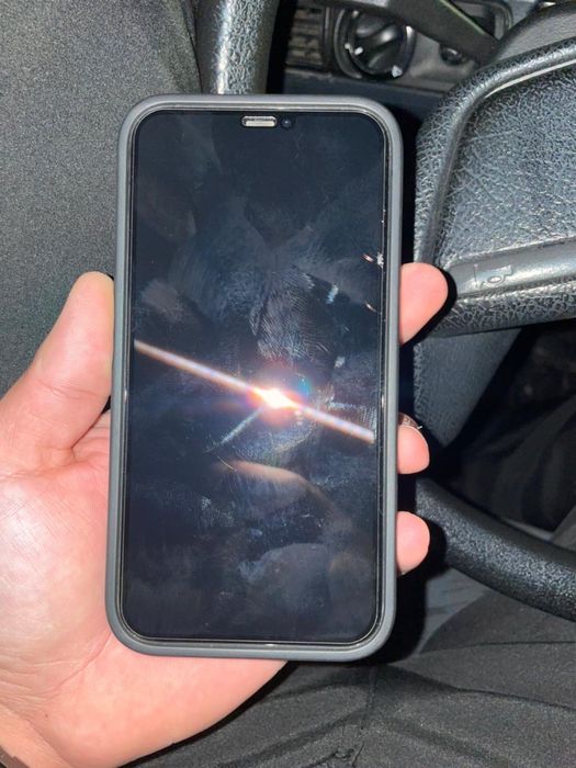 Iphone 11 акб 79 память 64