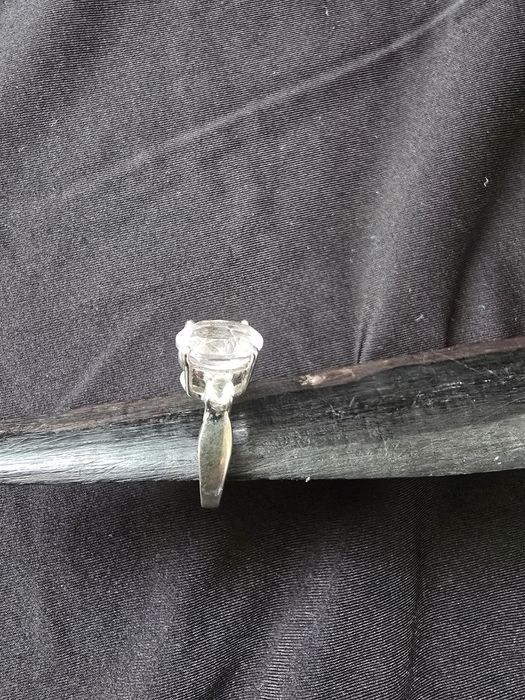 Inel masiv argint 925, piatră mare+2 laterale – model vintage elegant